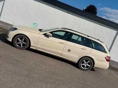 Gebraucht Mercedes E200 136 PS (100 kW) 2011 Gelb Kombi