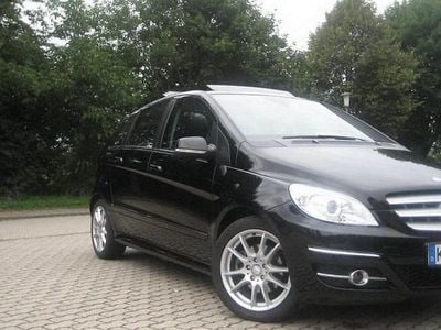 Mercedes B200
