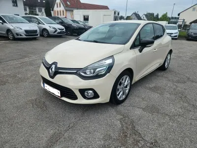 Używany Renault Clio IV Initiale Paris 120 KM (88 kW) 2016 Brązowy Sedan/Limuzyna
