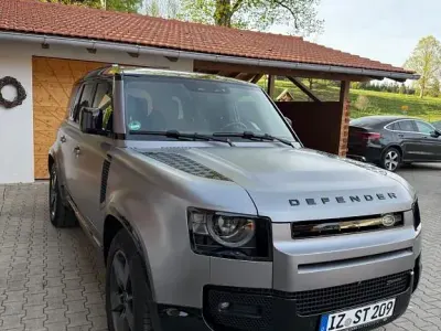 Gebraucht Land Rover Defender SE Dynamic 249 PS (183 kW) 2022 Grau SUV