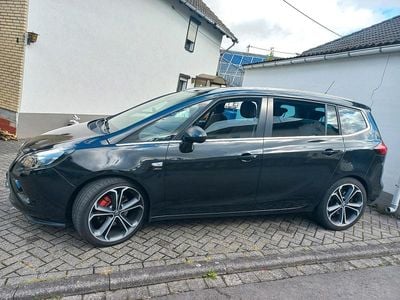 Schwarz Gebraucht 2014 Opel Zafira Van / Kleinbus | 5.599 € (Fairer Preis)