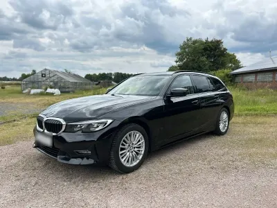 Gebraucht BMW 320 Sport Line 190 PS (139 kW) 2019 Schwarz Kombi