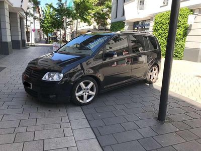 Gebraucht VW Touran Highline 140 PS (102 kW) 2004 Schwarz Van / Kleinbus