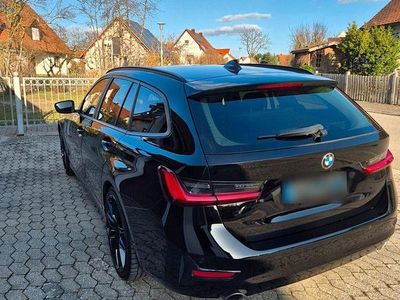 Gebraucht BMW 320e 190 PS (139 kW) 2020 Schwarz Kombi