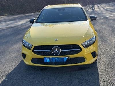 Gebraucht Mercedes A180 136 PS (100 kW) 2019 Gelb Limousine