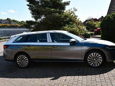 Neu Skoda Superb Selection 193 PS (141 kW) 2026 Graphite grai Kombi