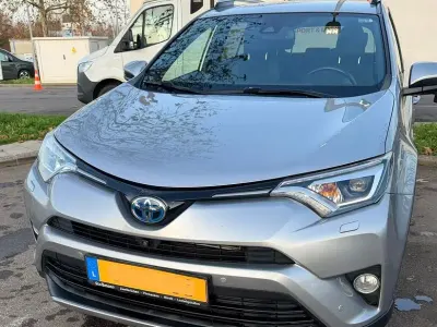 Usata Toyota RAV4 Hybrid Executive 155 CV (114 kW) 2017 Nero SUV