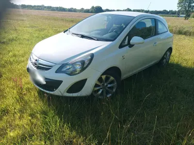 Gebraucht Opel Corsa 69 PS (50 kW) 2013 Weiß Kleinwagen