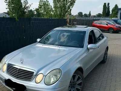 Gebraucht Mercedes E220 150 PS (110 kW) 2002 Limousine