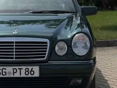Gebraucht Mercedes E280 Avantgarde 204 PS (150 kW) 1997 Grün Limousine