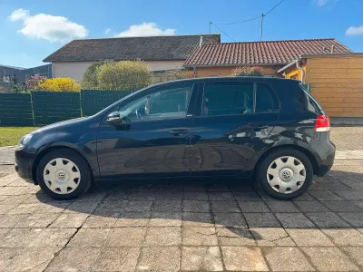 Gebraucht VW Golf VI Style 105 PS (77 kW) 2011 Blau Kleinwagen