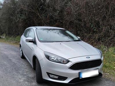 Gebraucht Ford Focus 120 PS (88 kW) 2018 Silber Kombi