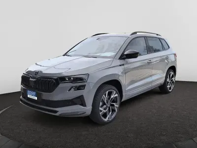 Neu Skoda Karoq SportLine 150 PS (110 kW) 2026 Grau SUV