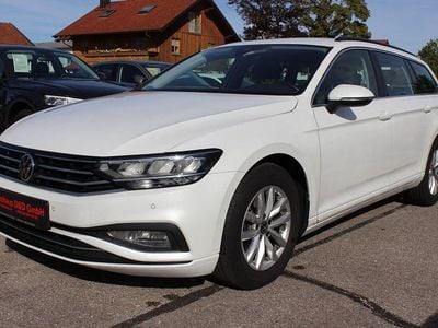 Gebraucht VW Passat Business 150 PS (110 kW) 2022 Weiß Kombi