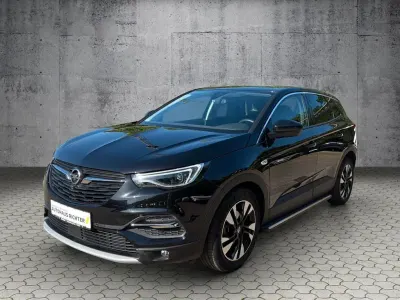 Używany Opel Grandland X Innovation 131 KM (96 kW) 2021 Czarny SUV