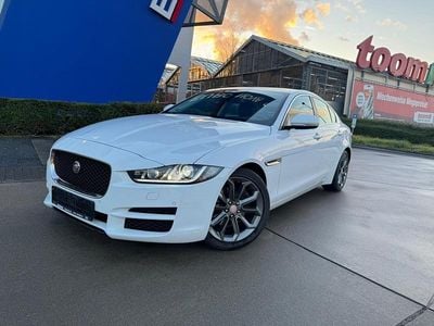 Gebraucht Jaguar XE Prestige 179 PS (131 kW) 2016 Weiß Limousine