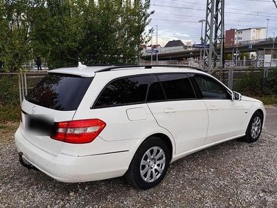 Gebraucht Mercedes E200 Elegance 136 PS (100 kW) 2010 Weiß Kombi