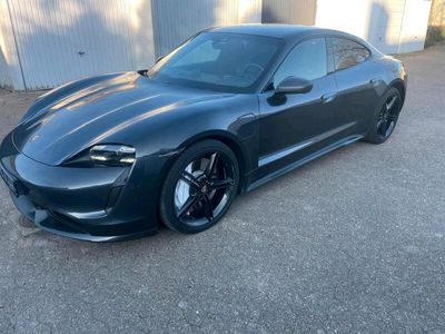 Porsche Taycan Turbo