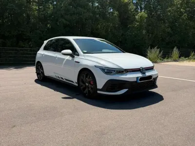 Gebraucht VW Golf VIII GTI Clubsport 300 PS (220 kW) 2024 Weiß Limousine