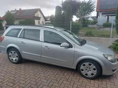 Gebraucht Opel Astra 101 PS (74 kW) 2005 Silber Kombi