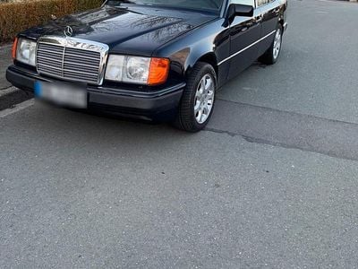 Second-hand Mercedes 200 70 CP (51 kW) 1990 Albastru Berlinǎ