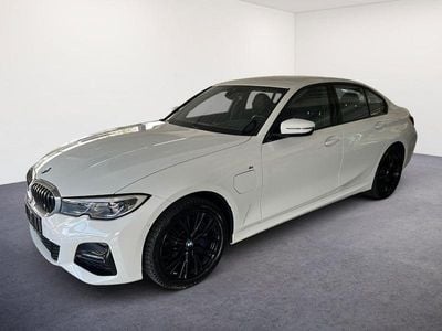 BMW 330e