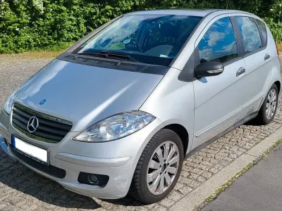 Gebraucht Mercedes A150 Classic 95 PS (69 kW) 2006 Silber Van / Kleinbus