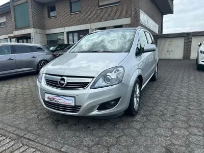 Gebraucht Opel Zafira Family 140 PS (102 kW) 2014 Silber Van / Kleinbus
