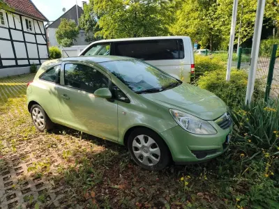 Gebraucht Opel Corsa 80 PS (58 kW) 2008 Grün Kleinwagen