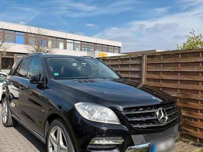 Second-hand Mercedes ML350 258 CP (189 kW) 2011 Negru SUV