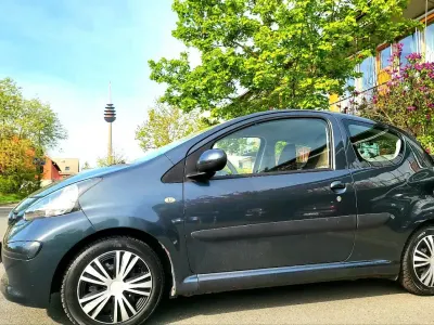 Gebraucht Toyota Aygo 67 PS (49 kW) 2006 Grau Kleinwagen