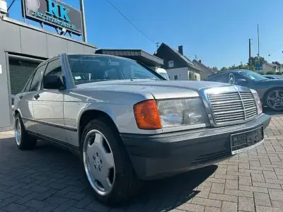 Gebraucht Mercedes 190 118 PS (86 kW) 1987 Silber Limousine