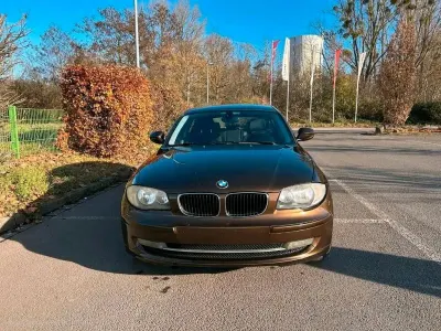 Gebraucht BMW 116 122 PS (89 kW) 2011 Braun Kleinwagen