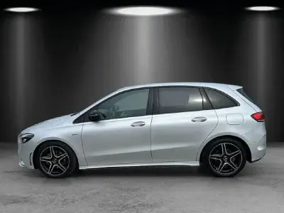 Gebraucht Mercedes B200 AMG 163 PS (119 kW) 2022 Silber Kleinwagen