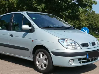 Begagnad Renault Scénic Expression 107 HK (78 kW) 2001 Grå Minibuss