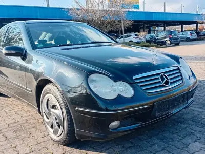 Gebraucht Mercedes C180 140 PS (102 kW) 2003 Schwarz Coupé