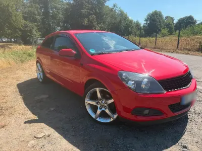 Gebraucht Opel Astra GTC 116 PS (85 kW) 2008 Rot Limousine