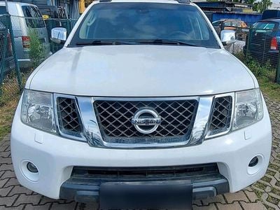 Gebraucht Nissan Navara 231 PS (169 kW) 2014 Weiß Abholung