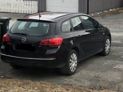 gebraucht Opel Astra Sports Tourer Kombi von 2015 (VERFÜGBAR AB JUNI 24)