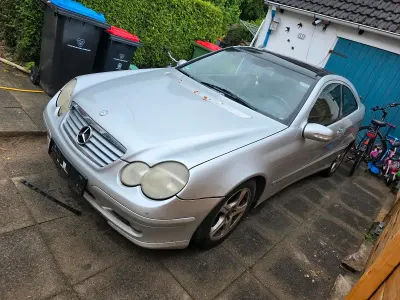Gebraucht Mercedes C180 2001 Silber Coupé