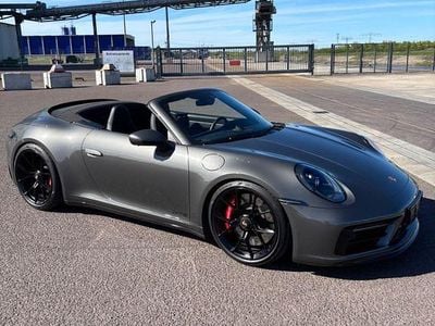Usata Porsche 992 480 CV (353 kW) 2022 Grigio Cabrio