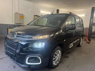 Gebraucht Citroën Berlingo Live 102 PS (75 kW) 2020 Lack onyx schwarz/typ aussen Van / Kleinbus