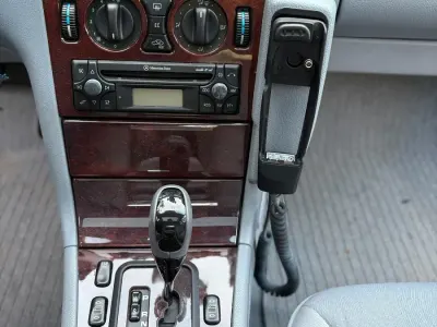 Gebraucht Mercedes E240 170 PS (125 kW) 2002 Blau Limousine