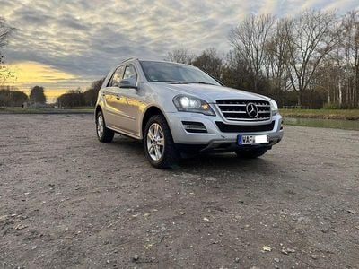 Silber Gebraucht 2010 Mercedes ML350 Edition SUV | 15.500 € (Teuer)