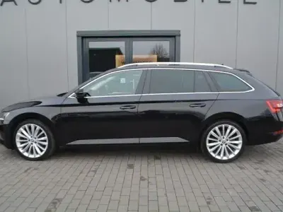 Używany Skoda Superb Style 150 KM (110 kW) 2017 Czarny Kombi