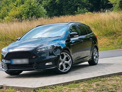 Gebraucht Ford Focus ST 185 PS (136 kW) 2017 Schwarz Kombi