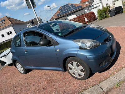 Usata Toyota Aygo 69 CV (50 kW) 2011 Andere farben Utilitaria