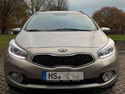 Gebraucht Kia Ceed Sportswagon Vision 135 PS (99 kW) 2013 Grau Kombi