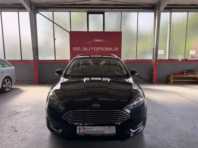 Gebraucht Ford Focus Titanium 125 PS (91 kW) 2017 Schwarz Kombi