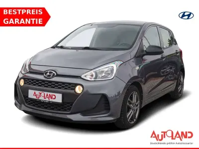 Gebraucht Hyundai i10 Basis 67 PS (49 kW) 2017 Stardust metallic Kleinwagen